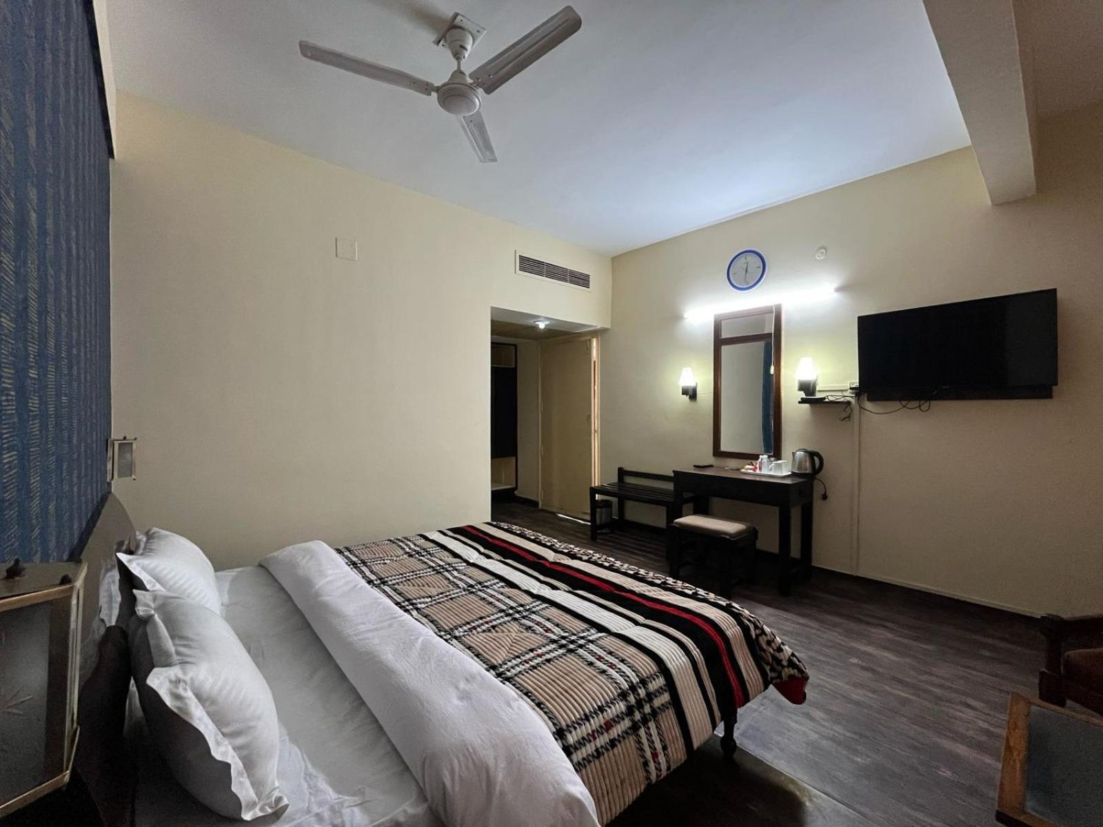 Gautam Hotel Варанасі Екстер'єр фото