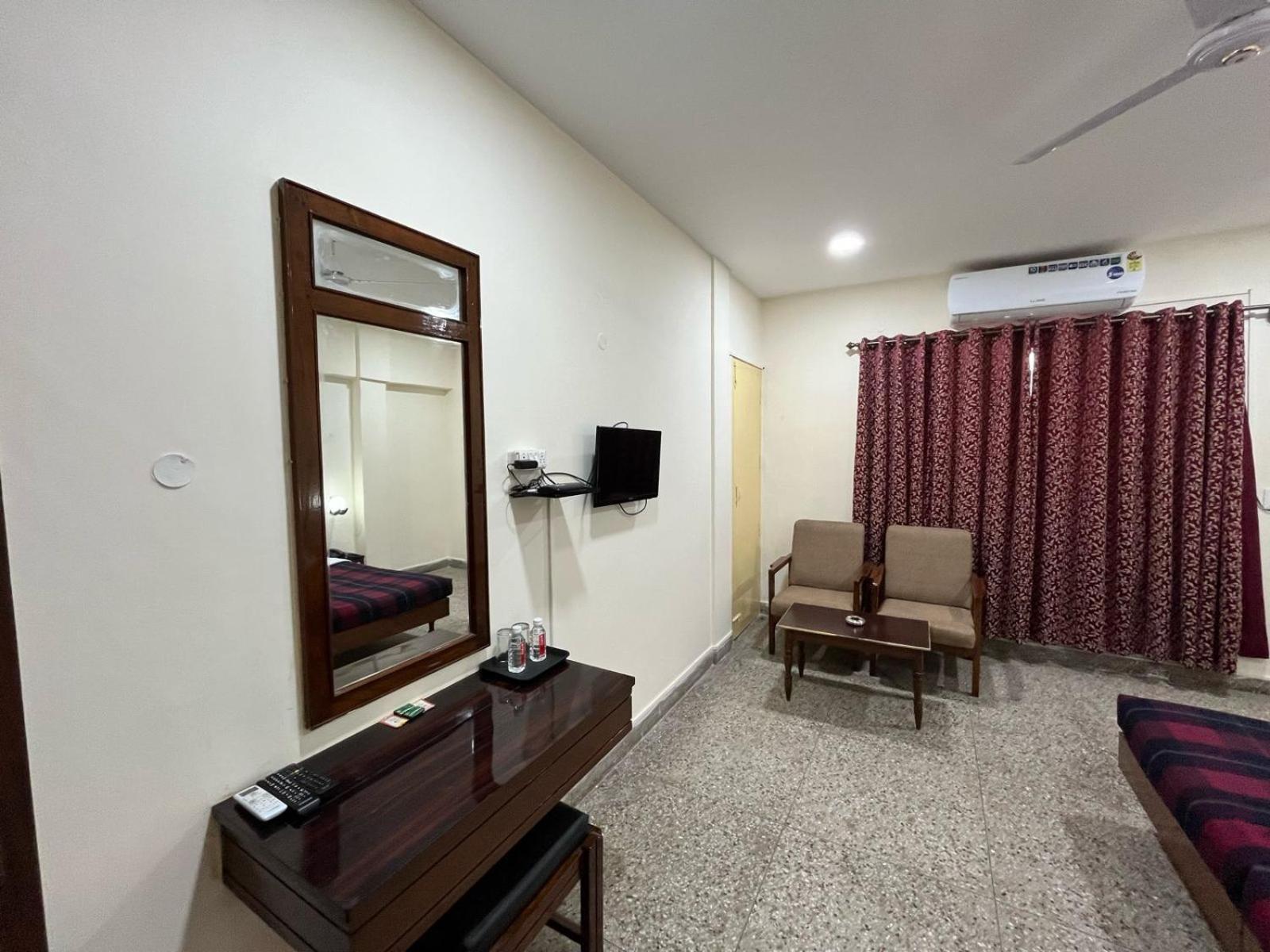 Gautam Hotel Варанасі Екстер'єр фото