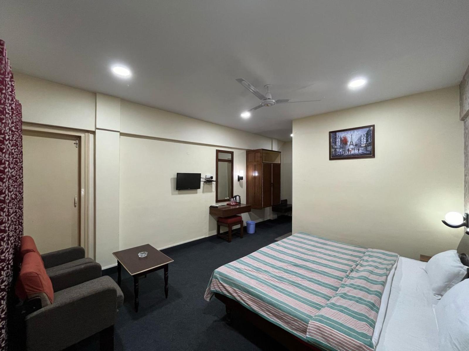 Gautam Hotel Варанасі Екстер'єр фото