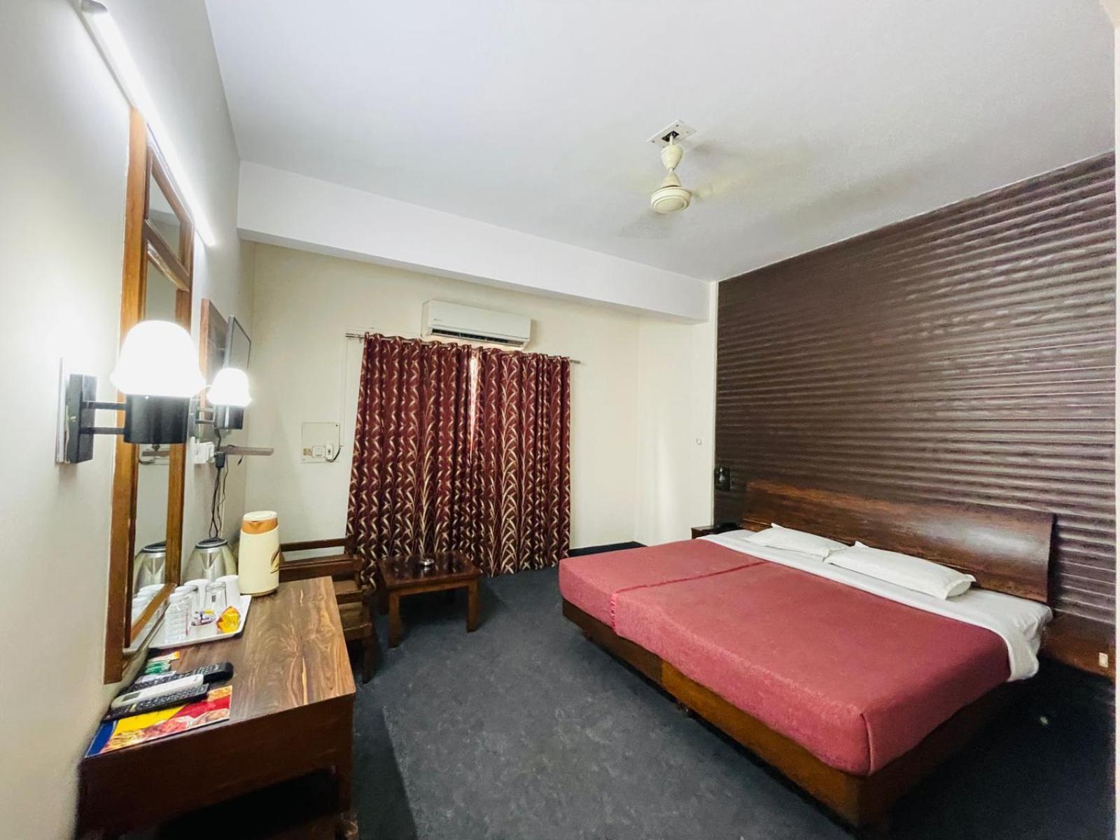 Gautam Hotel Варанасі Екстер'єр фото