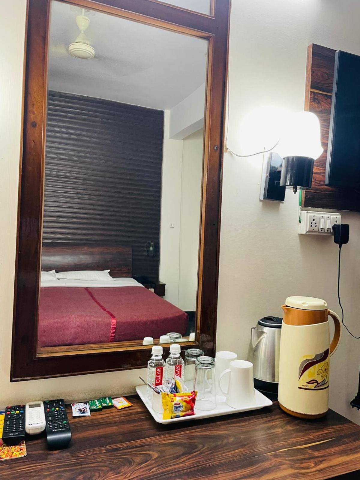 Gautam Hotel Варанасі Екстер'єр фото